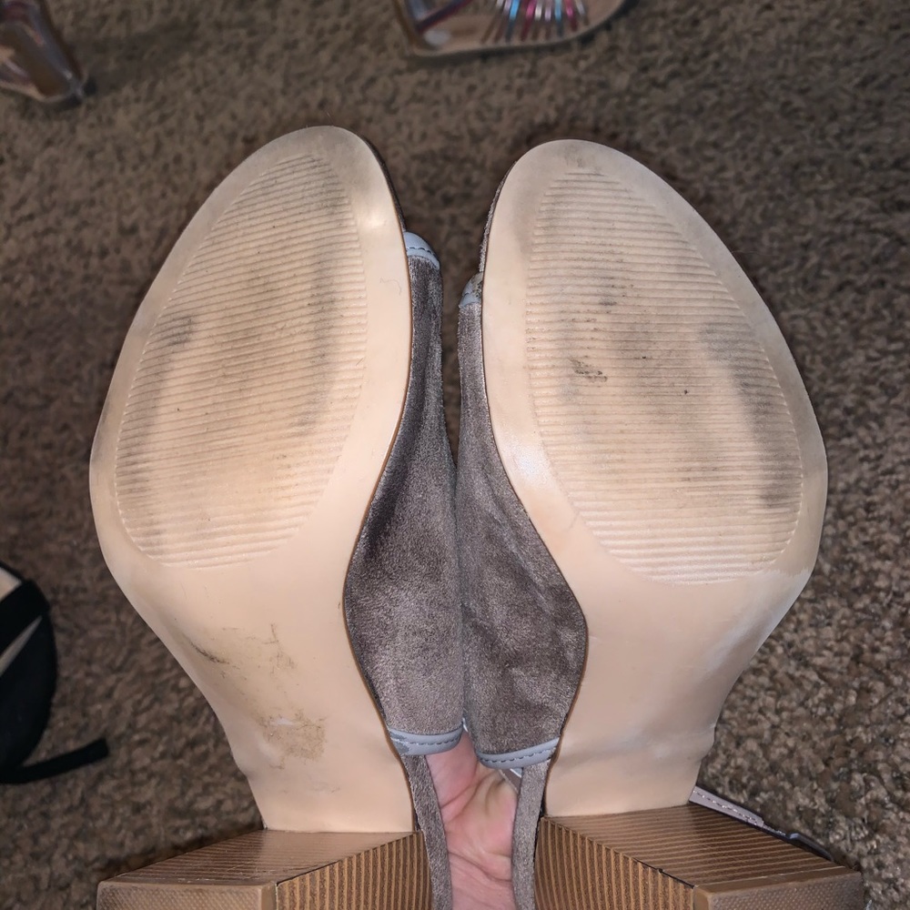 Heels - Picture 3 of 3